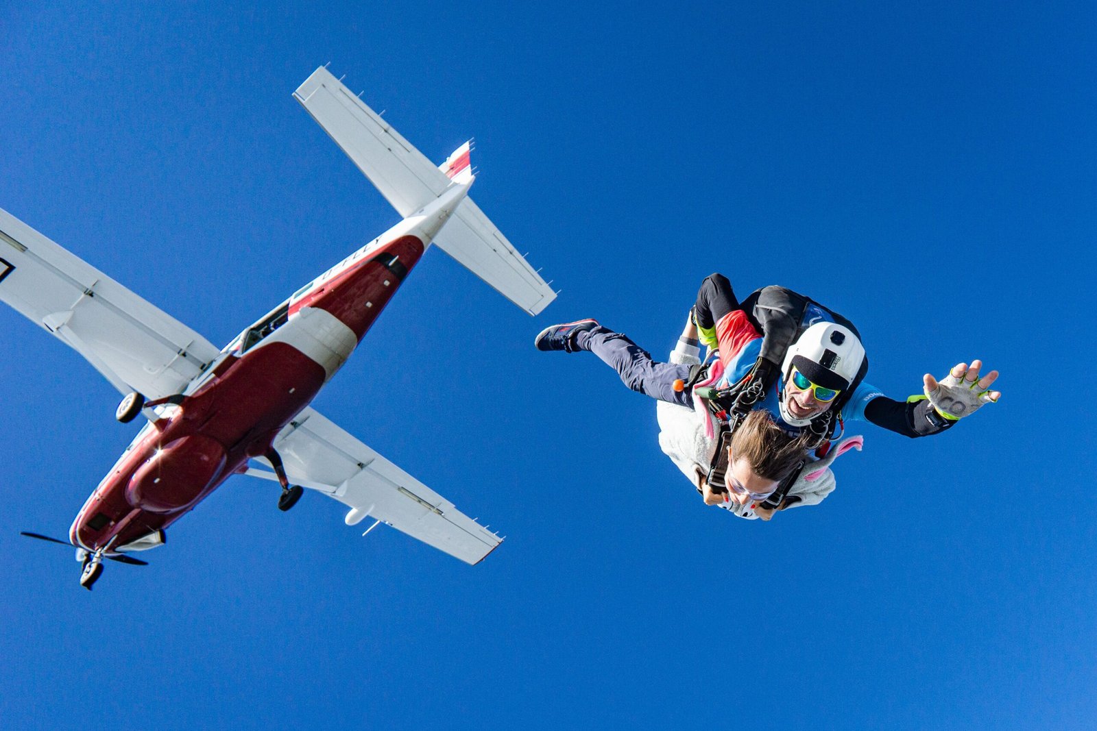 Tandem skydiving